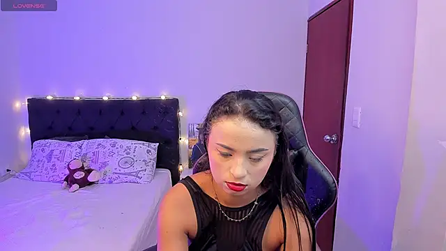 Snapshot of evelyn_23 chatting on 03/15/25, 04:24 evelyn 23 online show from 03/15/25, 04:24