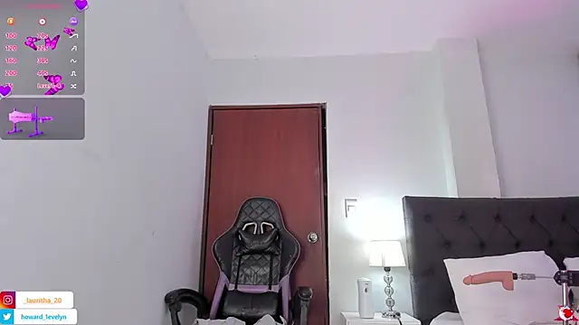 Snapshot of evelyn_23 chatting on 11/13/25, 03:55 evelyn 23 online show from 11/13/25, 03:55