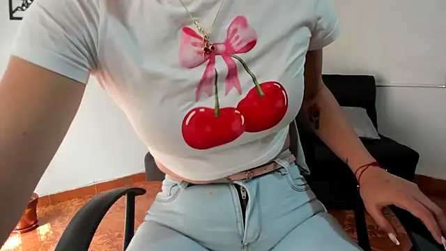 merlinaadams  online show from 10/28/25, 02:31