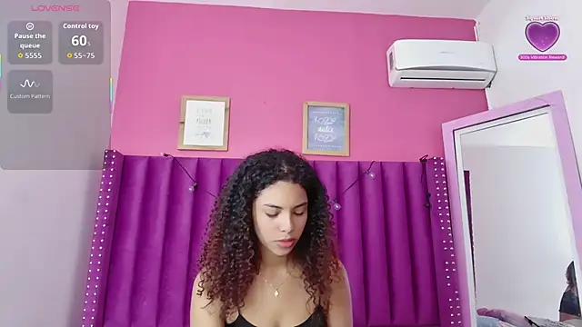 Snapshot of littleebonny chatting on 11/29/25, 01:03 littleebonny online show from 11/29/25, 01:03