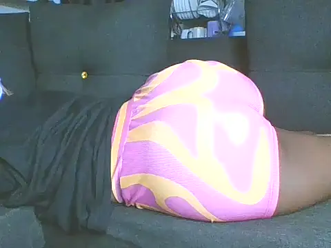 Snapshot of sweet_bigclit chatting on 10/29/25, 04:53 sweet bigclit online show from 10/29/25, 04:53