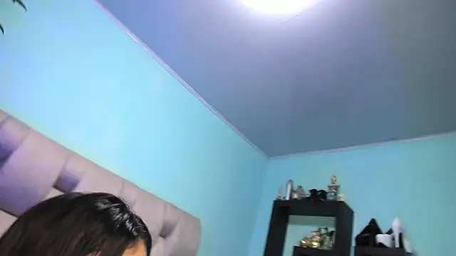 emily jones 1 online show from 02/28/25, 12:31