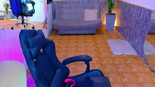 emily jones 1 online show from 10/02/25, 10:55