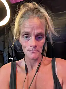 vixendoll87 online show from 12/26/24, 02:12