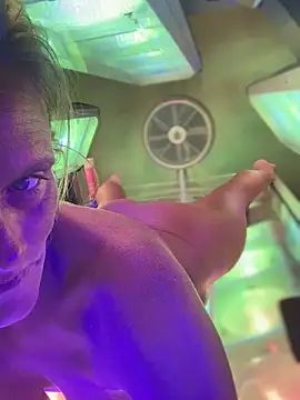 vixendoll87 online show from 02/18/25, 07:09