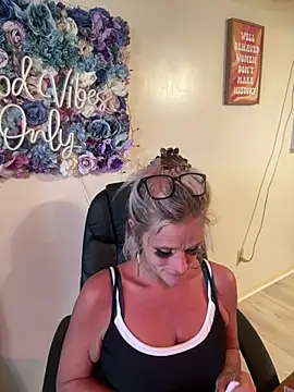 vixendoll87 online show from 03/13/26, 08:15