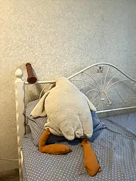 BeatriceTender online show from 12/03/25, 10:02