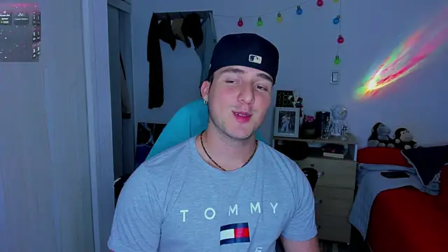 liam oficial02 online show from 01/12/25, 03:28