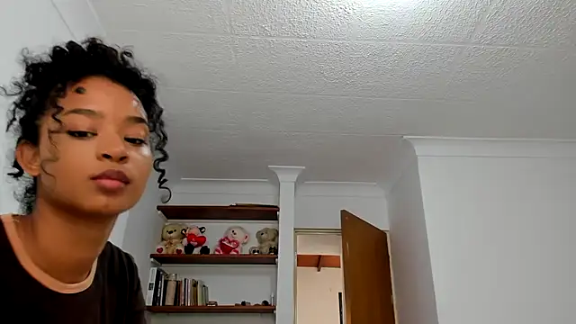 avellanatammy online show from 02/03/25, 01:40