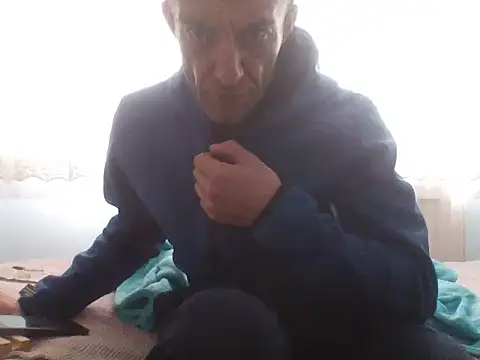 Aktorihann online show from 10/15/25, 11:43