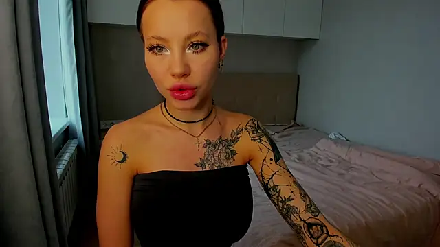 Patricia bloom online show from 10/16/25, 02:23