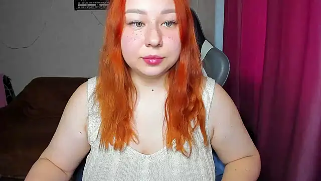 Snapshot of Milafoxxxy chatting on 09/17/25, 08:38 Milafoxxxy online show from 09/17/25, 08:38