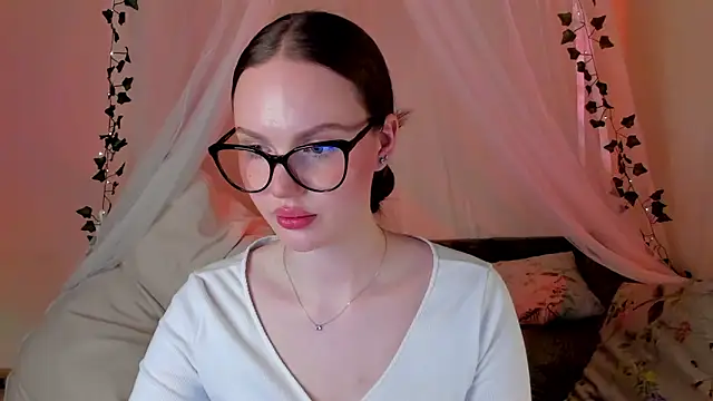 MishkaMe online show from 02/11/25, 03:18