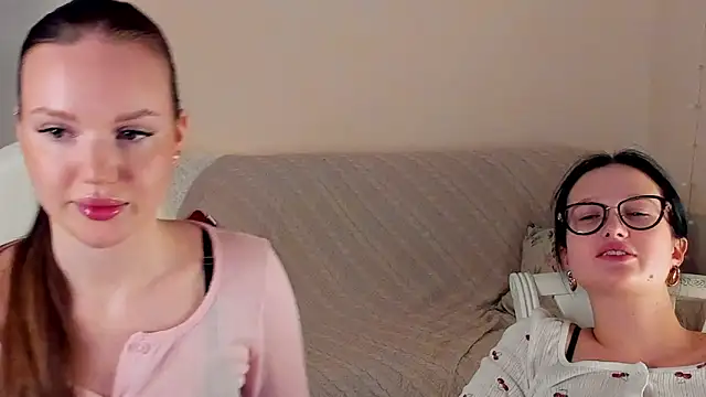 Snapshot of MishkaMe chatting on 02/13/26, 12:56 MishkaMe online show from 02/13/26, 12:56