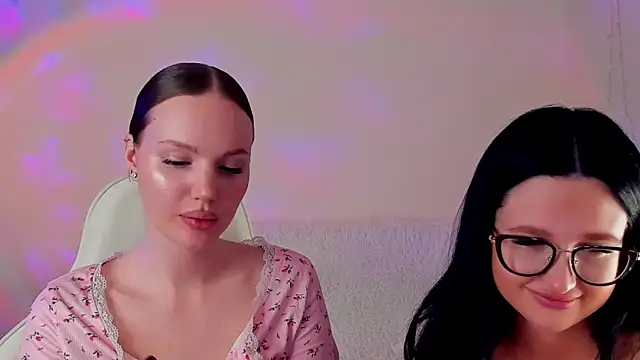 Snapshot of MishkaMe chatting on 02/19/26, 11:28 MishkaMe online show from 02/19/26, 11:28