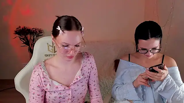 Snapshot of MishkaMe chatting on 02/25/26, 06:39 MishkaMe online show from 02/25/26, 06:39