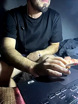 giorgakaci69 online show from 11/05/25, 12:32