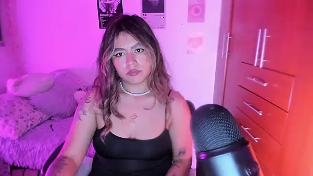 StephaniFox online show from 04/18/26, 03:32