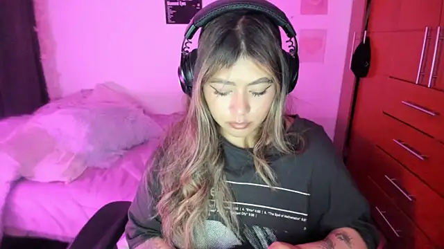 StephaniFox online show from 04/21/26, 03:46