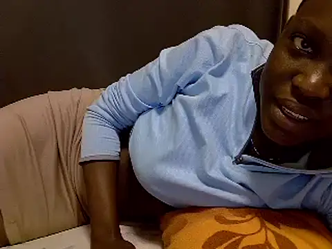 Snapshot of heather_savage chatting on 02/20/25, 10:26 heather savage online show from 02/20/25, 10:26