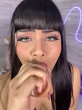 Bubalu Uwwu online show from 10/15/25, 03:17