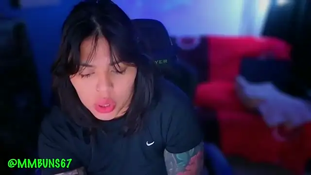 miacanela xo online show from 11/19/25, 12:32