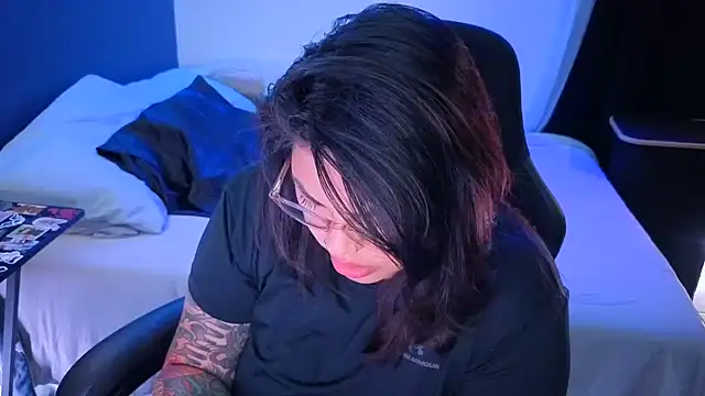 Snapshot of miacanela_xo chatting on 07/17/26, 01:34 miacanela xo online show from 07/17/26, 01:34