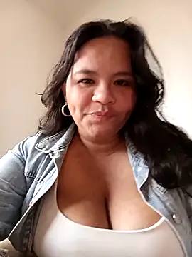 Julieta-tits online show from 04/18/26, 07:51