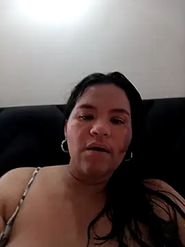 Snapshot of Julieta-tits chatting on 06/25/26, 10:25 Julieta-tits online show from 06/25/26, 10:25