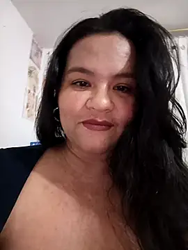 Snapshot of Julieta-tits chatting on 07/02/26, 03:23 Julieta-tits online show from 07/02/26, 03:23