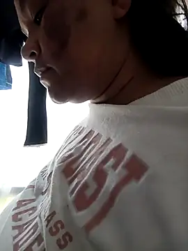 Snapshot of Julieta-tits chatting on 07/27/26, 04:58 Julieta-tits online show from 07/27/26, 04:58