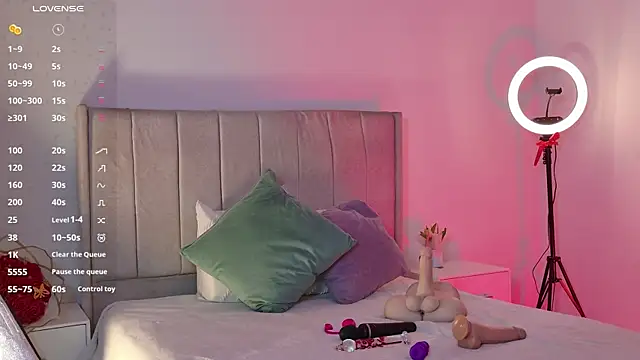 Snapshot of 1m_megan chatting on 07/11/26, 02:03 1m megan online show from 07/11/26, 02:03