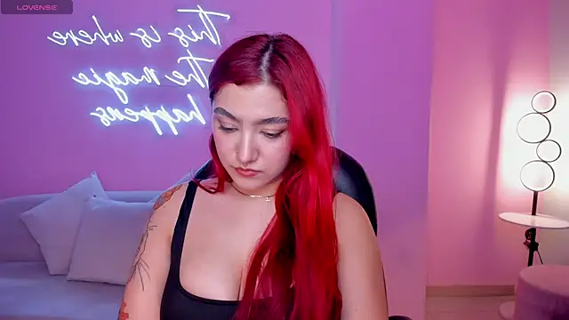 Snapshot of ViolettCastel chatting on 01/18/25, 07:26 ViolettCastel online show from 01/18/25, 07:26