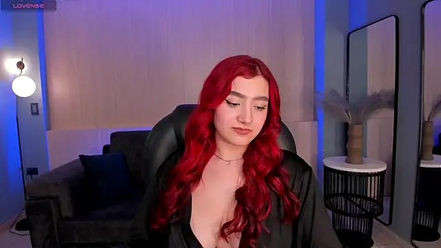Snapshot of ViolettCastel chatting on 02/19/25, 01:29 ViolettCastel online show from 02/19/25, 01:29