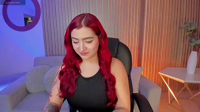Snapshot of ViolettCastel chatting on 02/25/25, 07:47 ViolettCastel online show from 02/25/25, 07:47