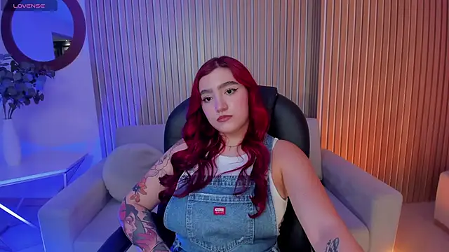 Snapshot of ViolettCastel chatting on 02/28/25, 07:25 ViolettCastel online show from 02/28/25, 07:25