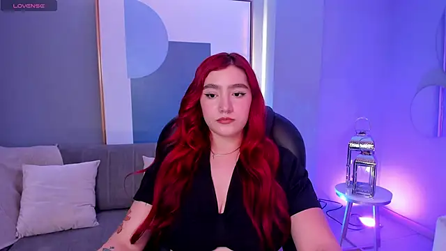 Snapshot of ViolettCastel chatting on 03/05/25, 07:17 ViolettCastel online show from 03/05/25, 07:17