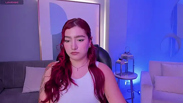 Snapshot of ViolettCastel chatting on 03/09/25, 04:55 ViolettCastel online show from 03/09/25, 04:55