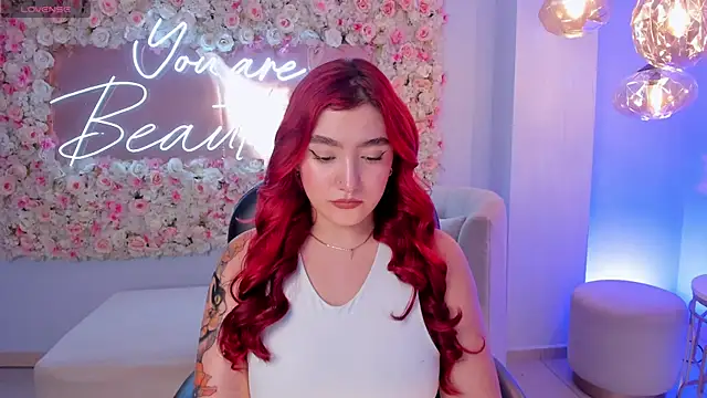 Snapshot of ViolettCastel chatting on 03/18/25, 07:20 ViolettCastel online show from 03/18/25, 07:20