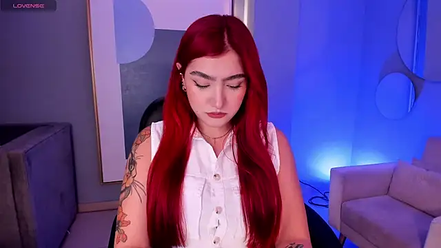 Snapshot of ViolettCastel chatting on 09/18/25, 06:43 ViolettCastel online show from 09/18/25, 06:43