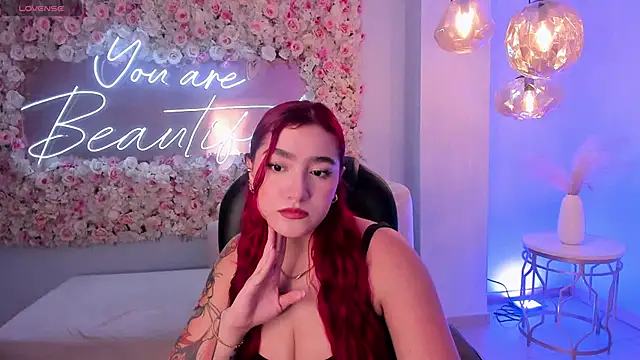Snapshot of ViolettCastel chatting on 09/24/25, 06:55 ViolettCastel online show from 09/24/25, 06:55
