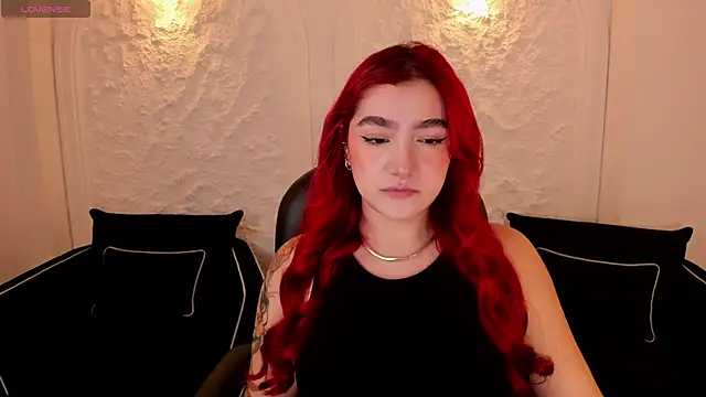 Snapshot of ViolettCastel chatting on 10/12/25, 04:50 ViolettCastel online show from 10/12/25, 04:50