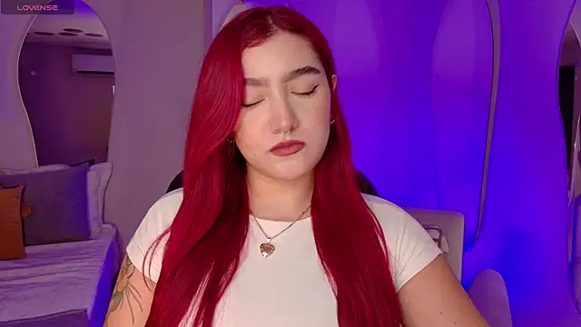 ViolettCastel online show from 11/15/25, 07:32