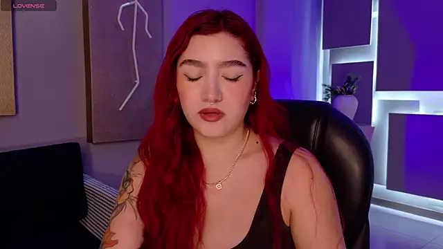 ViolettCastel online show from 12/21/25, 11:28