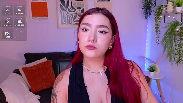 Snapshot of ViolettCastel chatting on 04/27/26, 12:41 ViolettCastel online show from 04/27/26, 12:41
