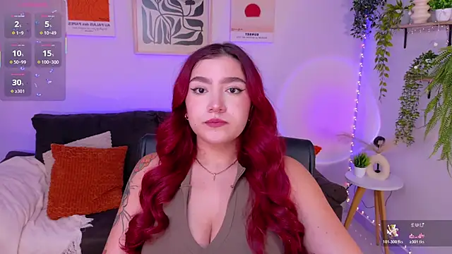 Snapshot of ViolettCastel chatting on 05/19/26, 08:04 ViolettCastel online show from 05/19/26, 08:04