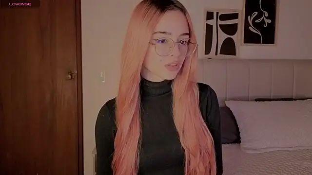 Roxxy mora online show from 02/02/26, 10:30