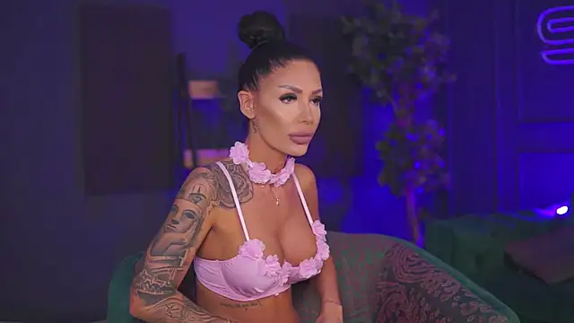 RaquelleVon online show from 01/29/25, 10:11