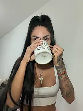 RaquelleVon online show from 04/06/26, 04:46