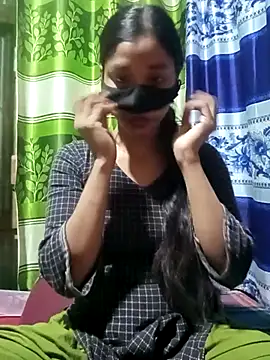 Snapshot of Aruyeshi- chatting on 02/19/25, 08:22 Aruyeshi- online show from 02/19/25, 08:22